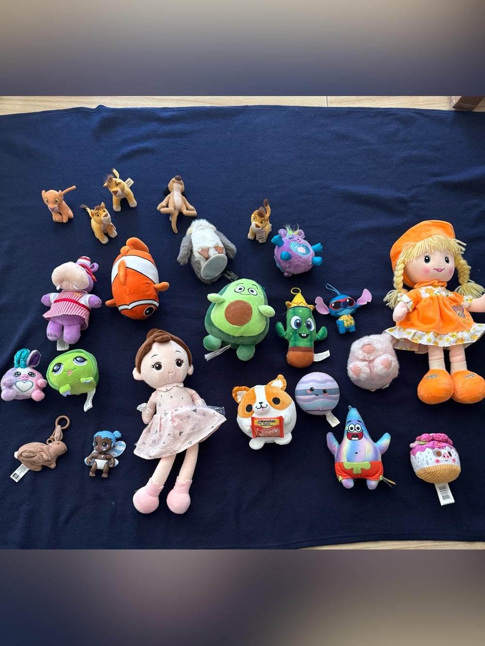 Bulk Lot of 21 Mixed Plush Toys. Excellent condition